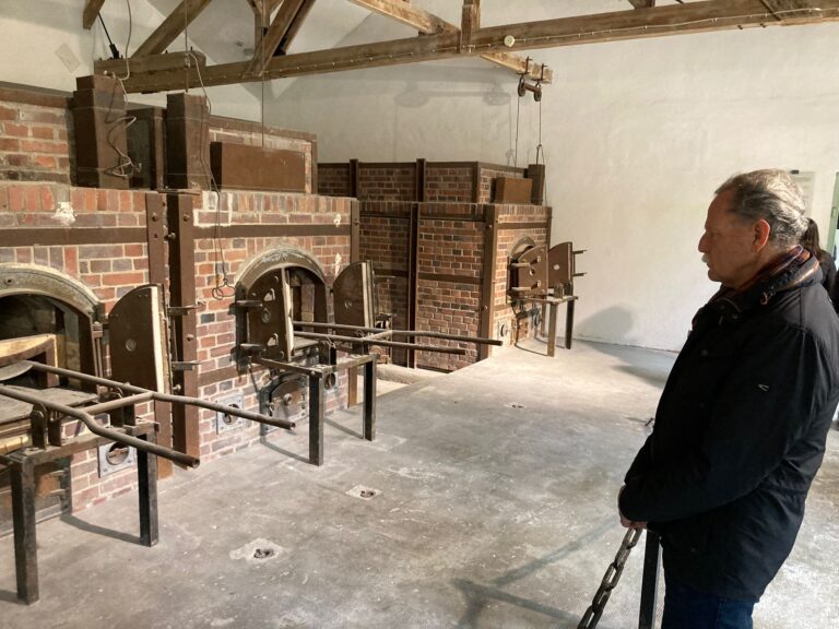 KZ Gedenkstätte Dachau: „Es fällt schwer hier gefasst zu bleiben“